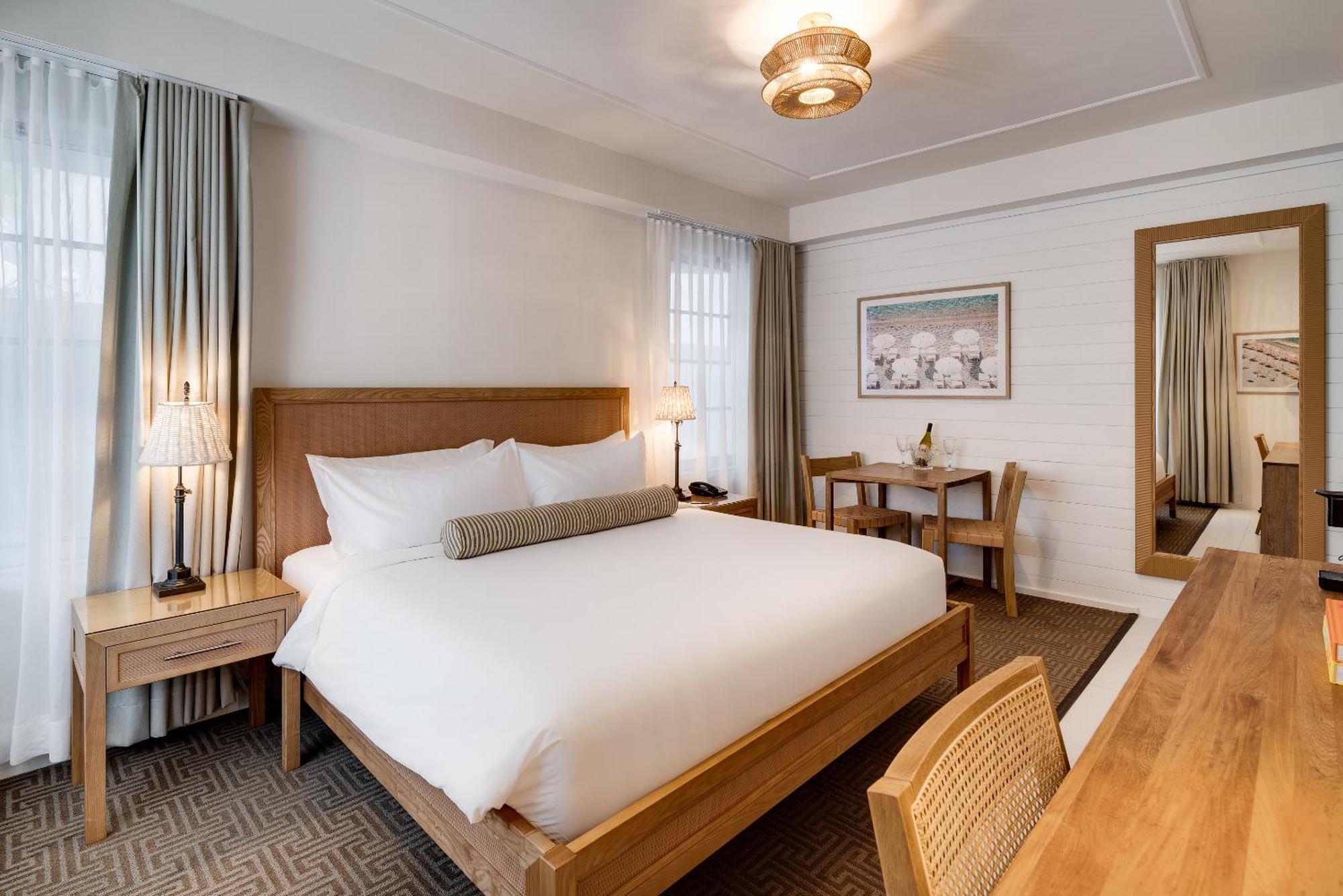 Hotel South